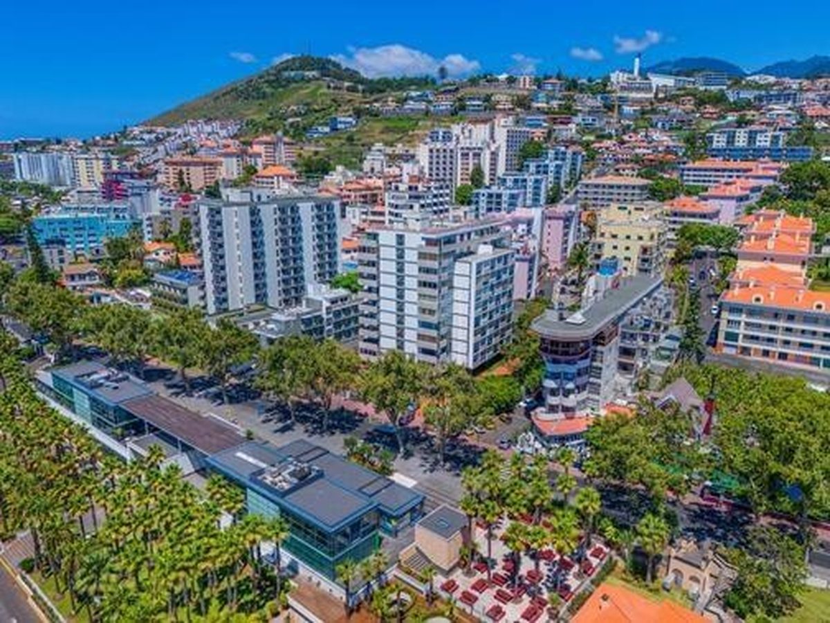 Apartamento T3 num edifício emblemático da Estrada Monumental, Funchal