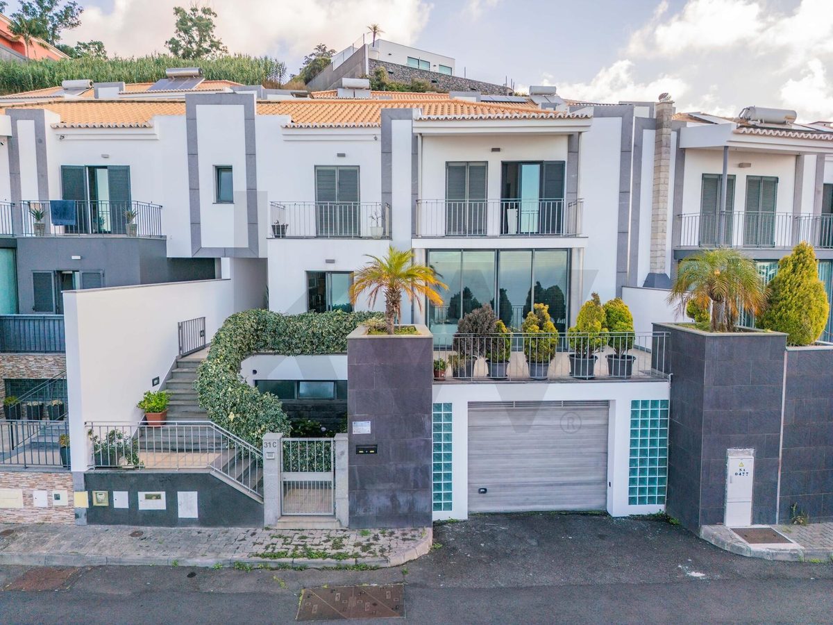 Moradia T3+1 em Santo António, Funchal, com vista mar
