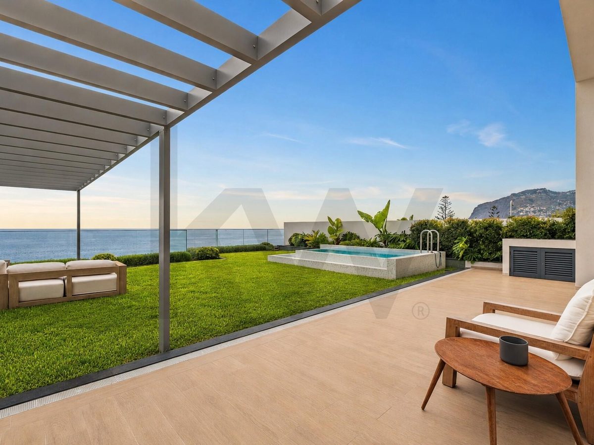 Apartamento T3 na Estrada Monumental com piscina privativa e vista mar